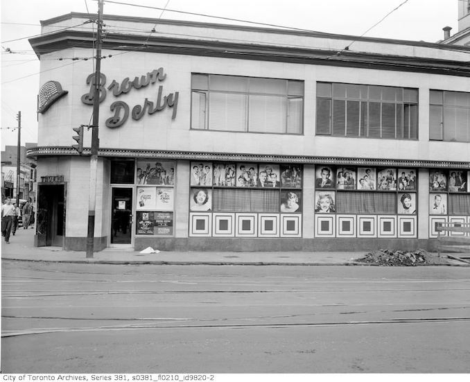 1952 yonge and Dundas Toronto Guardian