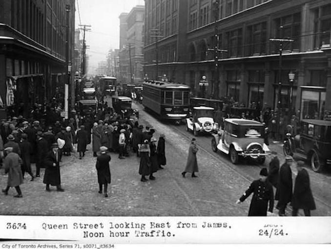 797px-Queen_Street_looking_east_from_James_Street_noon_hour_traffic