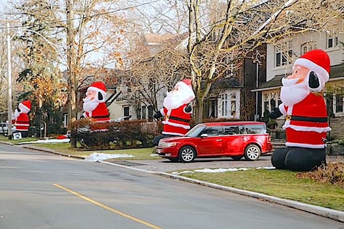 Inglewood Drive Santas - Toronto Holiday Attractions