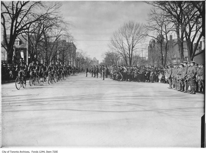 Bicycle corps, University Avenue. - 1913 - Vintage Bicycle Photographs