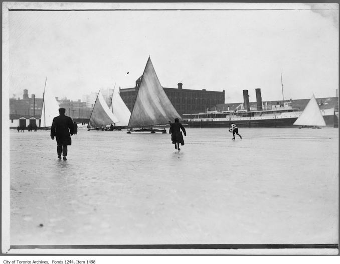 Iceboats and skaters on the bay. - [1908?]