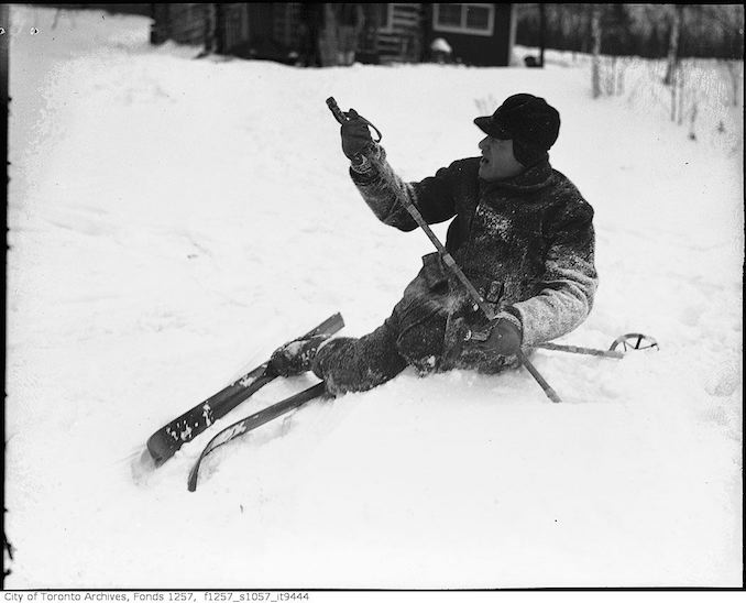 Lou Turofsky skiing - 193-? - vintage skiing photographs