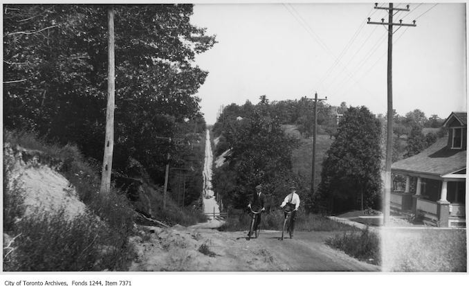 North Bathurst Street hill. - [ca. 1922] - Vintage Bicycle Photographs