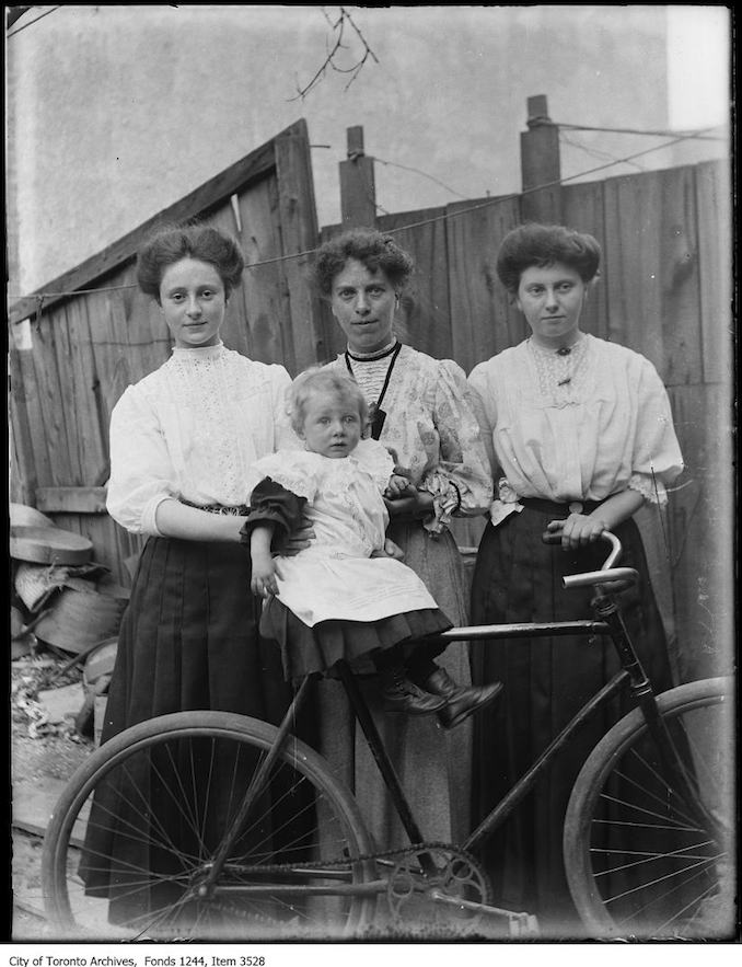 Sis, Aunt Alice, Dora, and Frank (on bicycle) James. - 1907 - Vintage Bicycle Photographs