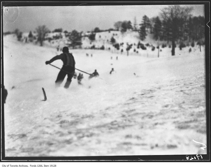 Toronto Ski Club, Doug Thornton making turn - January 26, 1930 - vintage skiing photographs