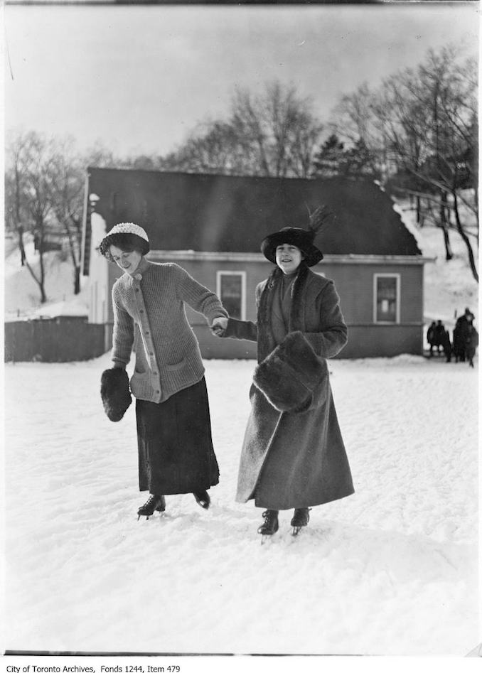 Women skating on Riverdale Rink. - ca. 1910