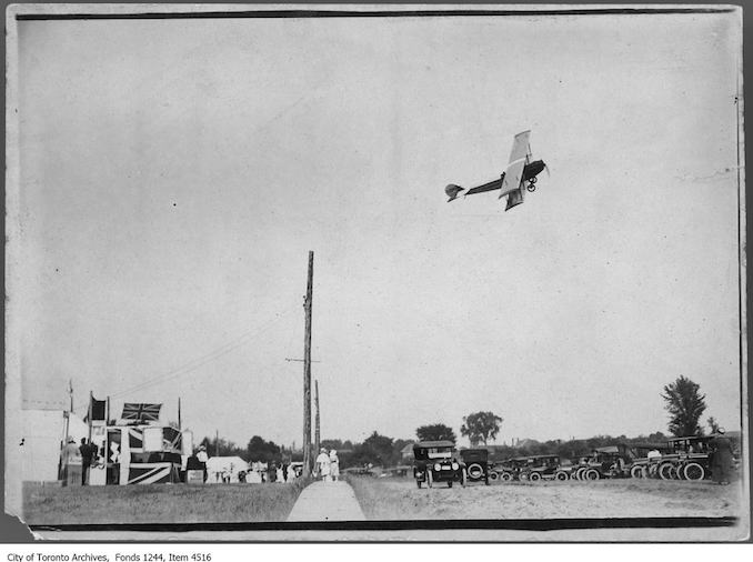 Airplane in flight. - [ca. 1919]