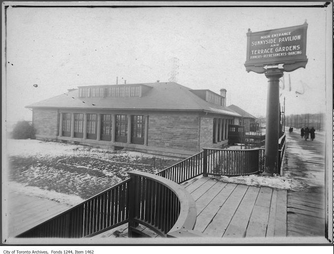 Main entrance to Sunnyside Pavilion Restaurant. - [1928?]