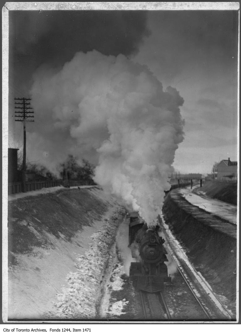 Parkdale train. - [1914?]