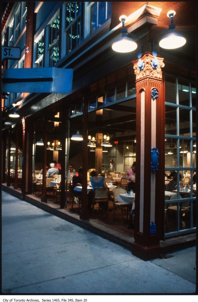 Restaurant on corner of Pearl and unidentified street - 1988