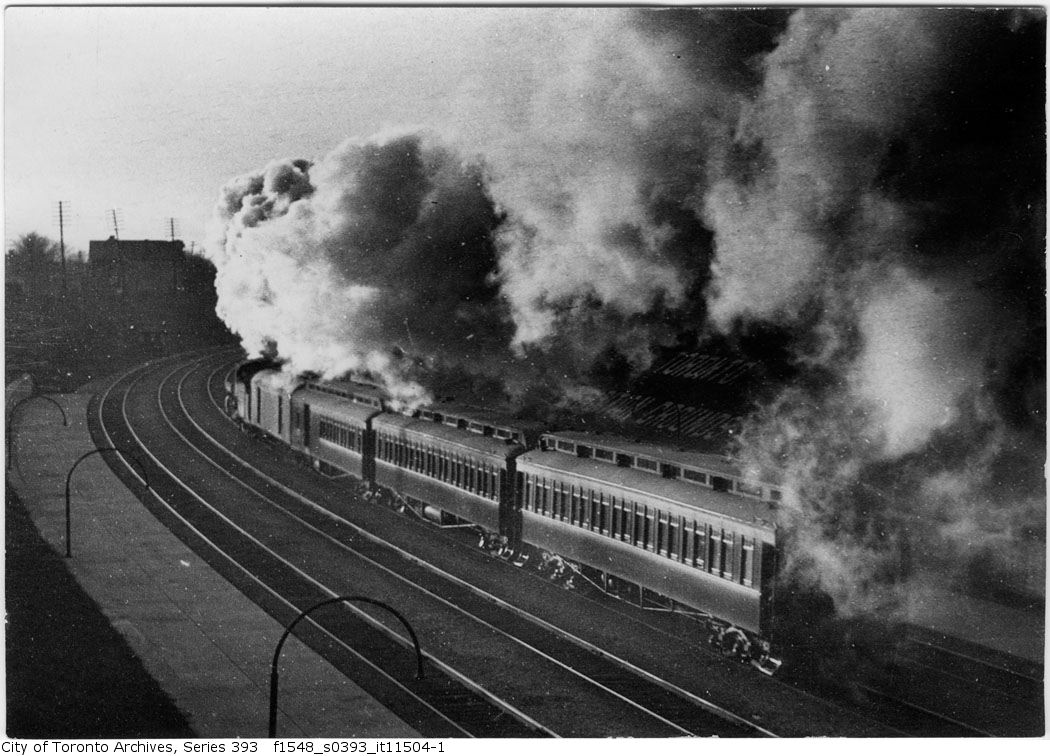 Train belching smoke, west of Dufferin Street - 1914