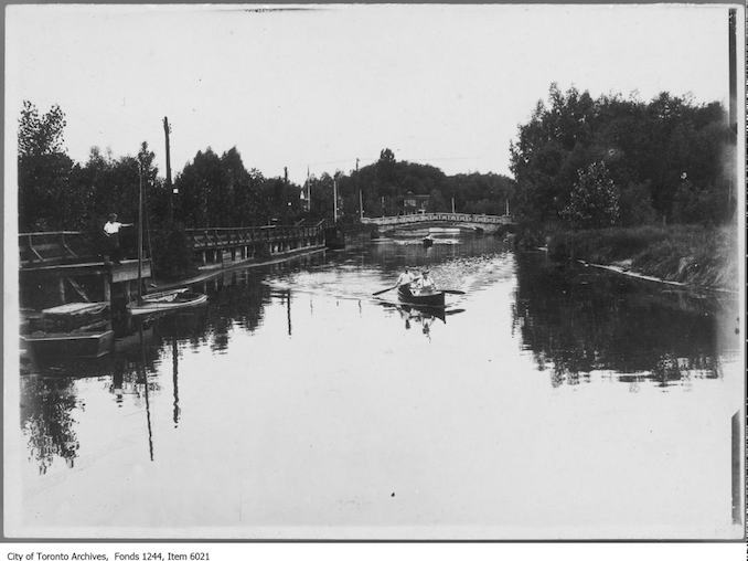 1911 - Boating on Island lagoon