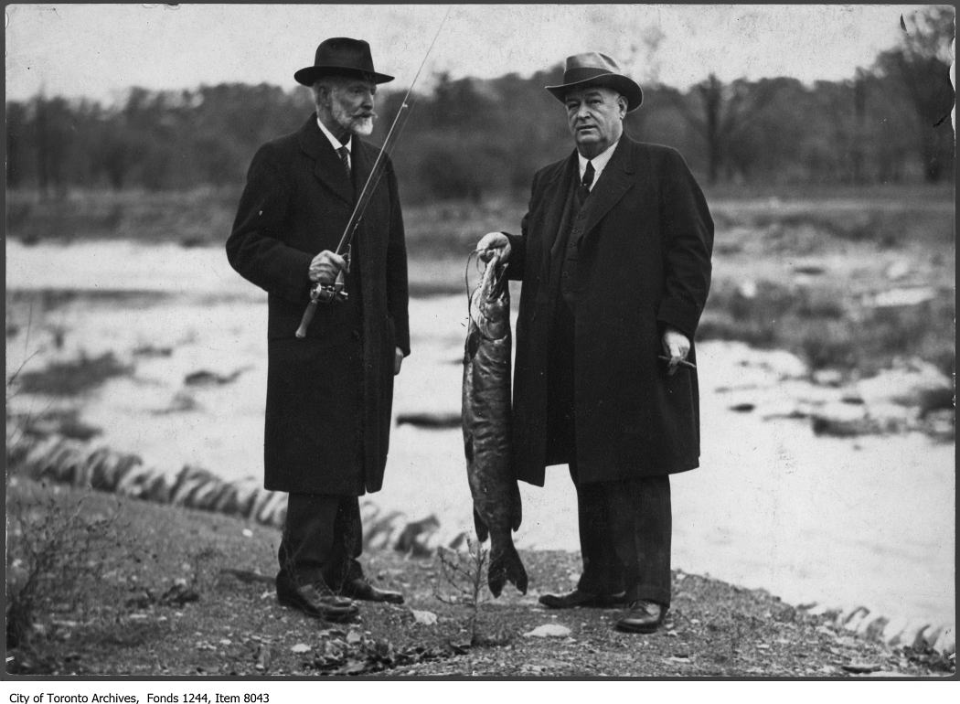 1916 - Aikenhead and Boyd with 20-pound muscallunge - Vintage Fishing Photographs
