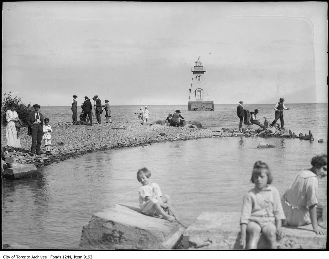 1920 - Port Credit beach and lighthouse - Vintage Fishing Photographs