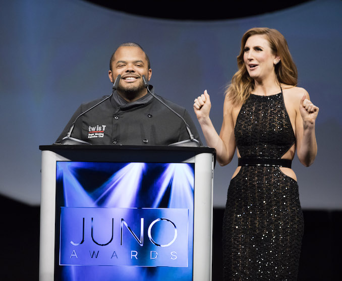 Roger Mooking and host Jessi Cruickshank - Photo: CARAS/iPhoto - 2016 Juno Award winners