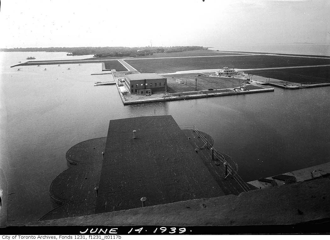 1939 - Toronto Island airport from roof of grain elevators