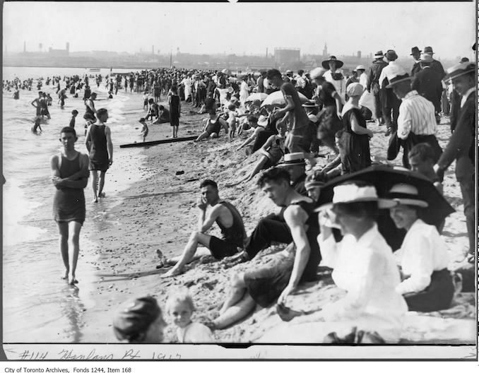 1912 - Bathers on the beach, Hanlan's Point