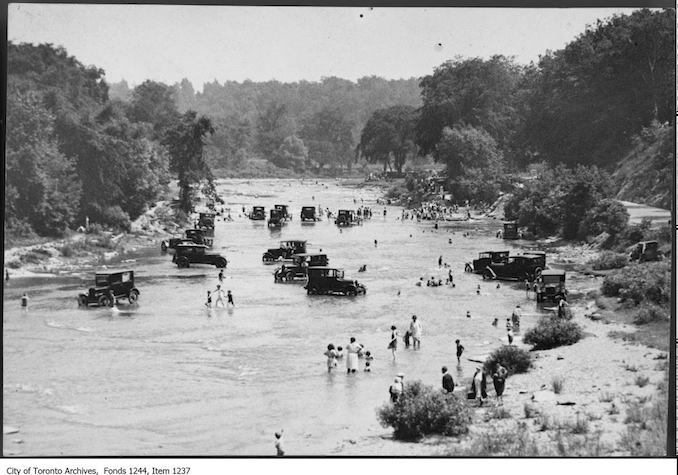 1922 - Bathers and cars in Humber River