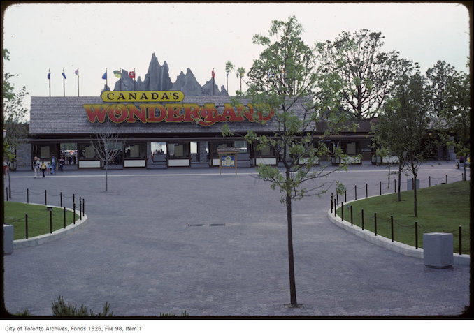 1981 - June 8 - View of Canada's Wonderland main entrance