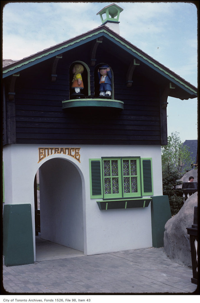 1981 - june 8 - Exterior view of unidentified house at Canada's Wonderland