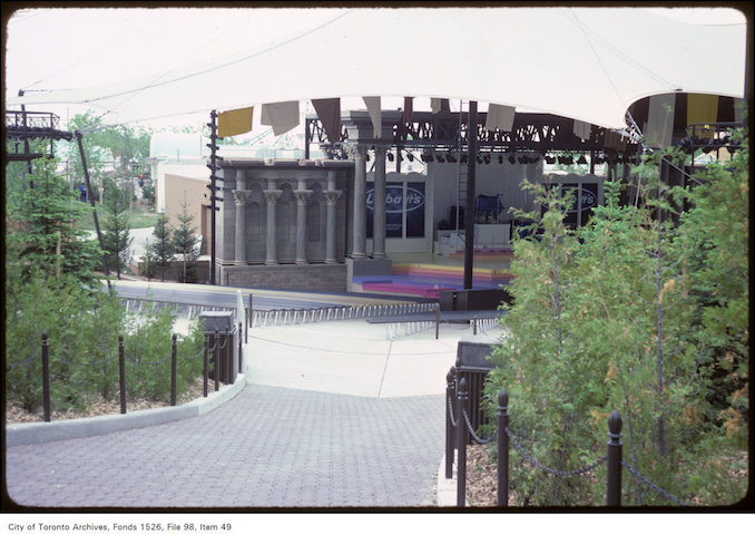 1981 - june 8 - View of Labatt's stage at Canada's Wonderland