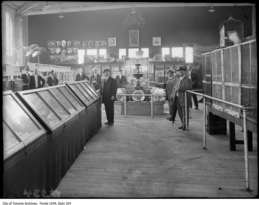 1909 - Displays at CNE Women's Building