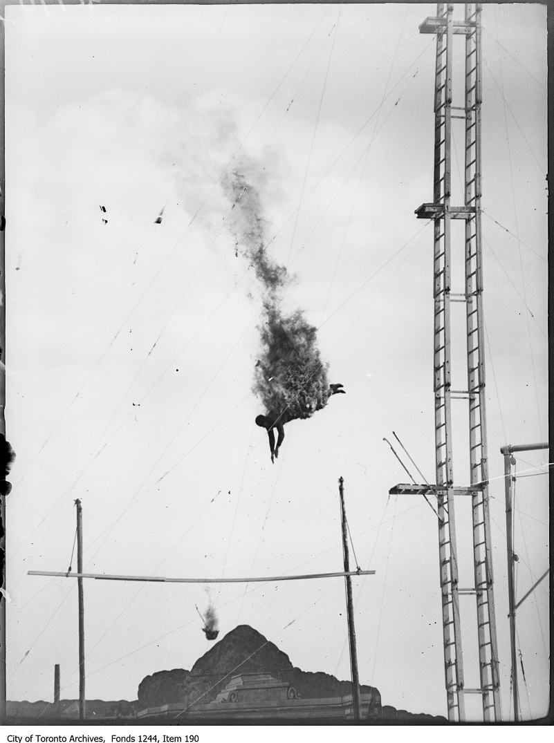 1912-1920 - Fire diver, CNE midway