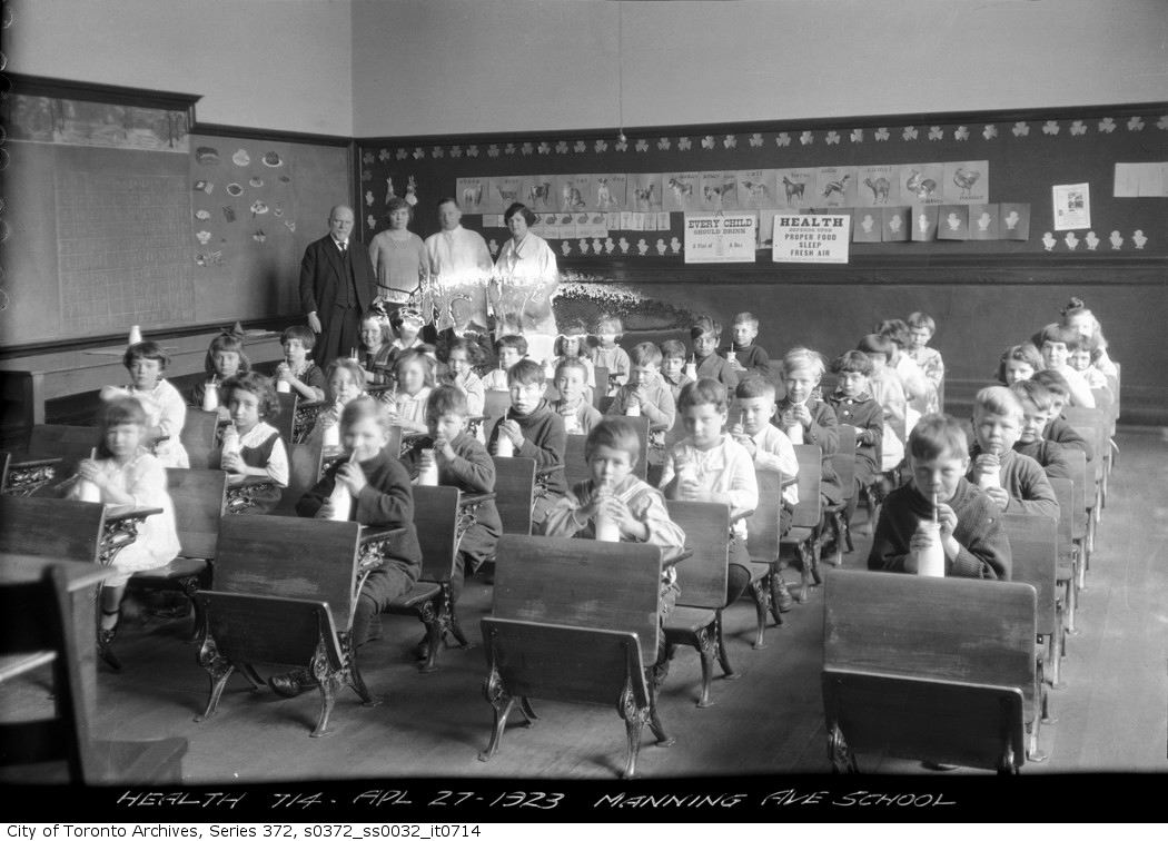 1923 - Milk program, Manning Avenue School