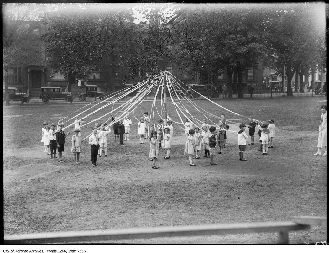 1926 - Normal School, kindergarton May Pole group
