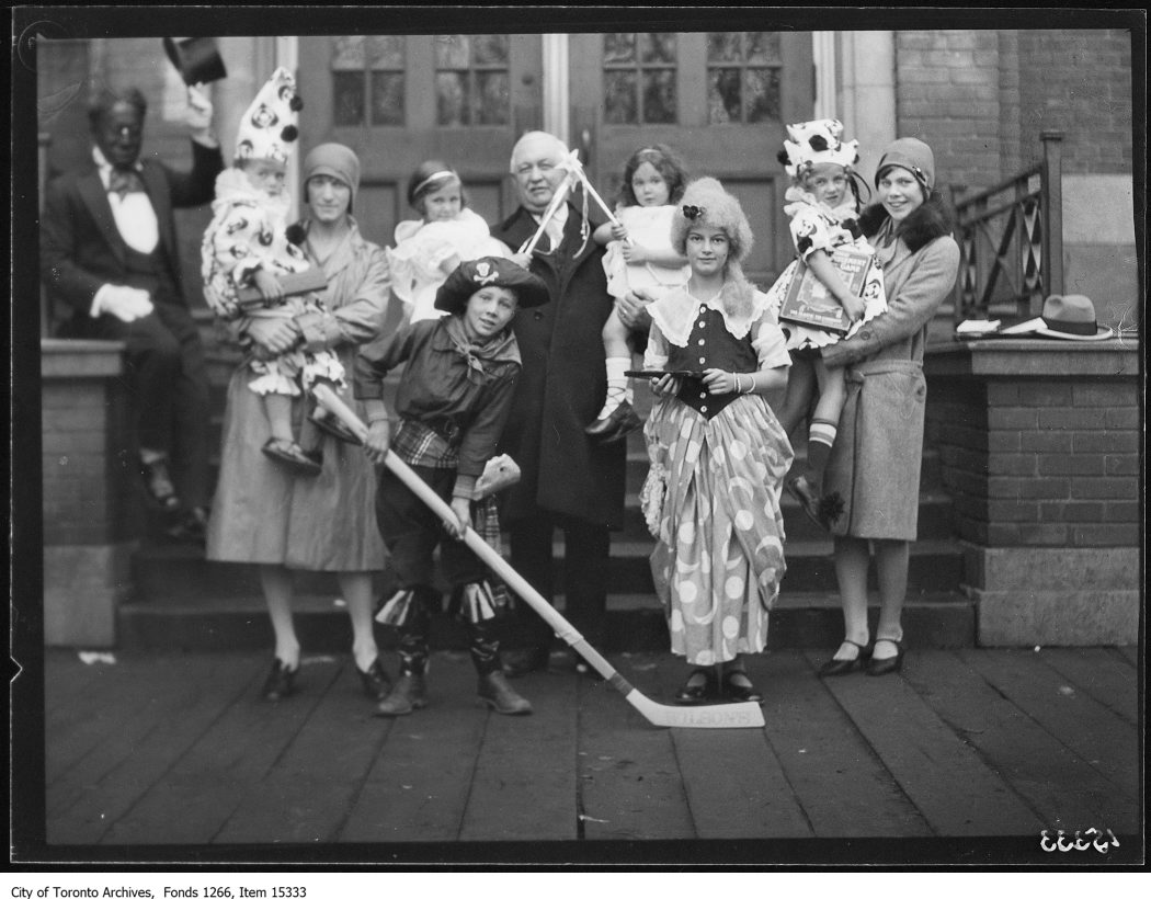 1928 - Davisville School, costume group