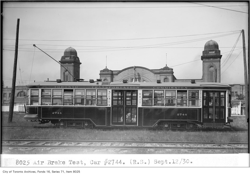 1930 - airbrake test Canadian National Exhibition loop on Peter Witt cars no. 2744