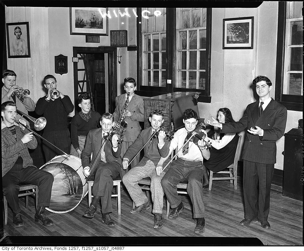 1935 - 1945 - Mimico school band