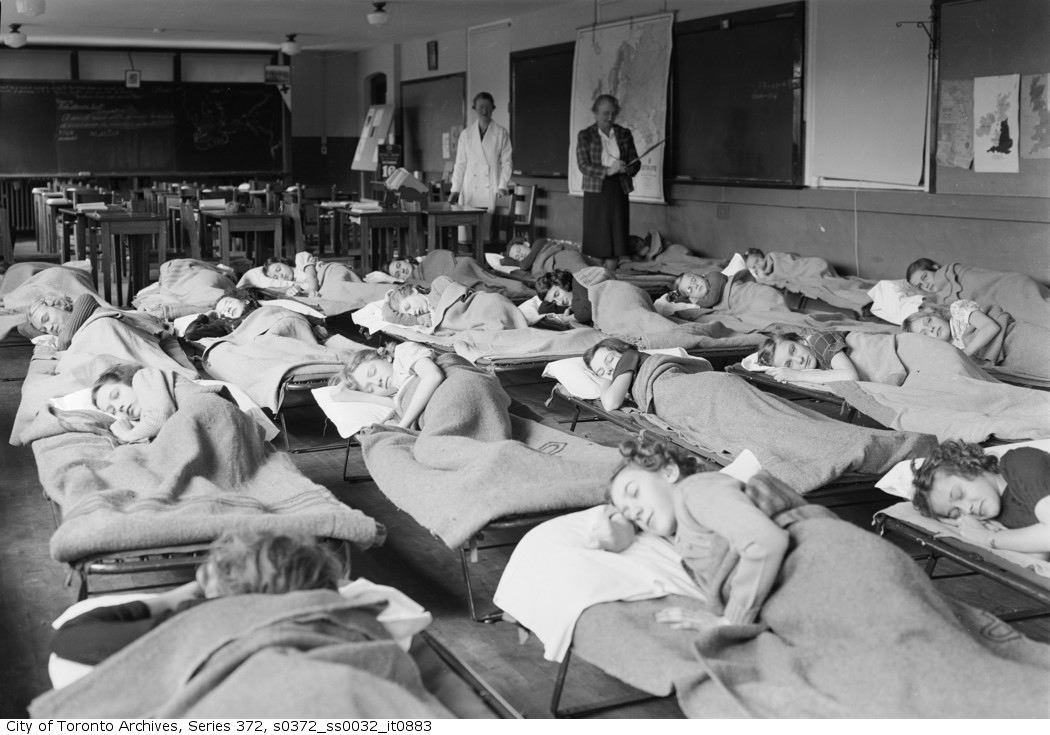 1942 - Wilkinson Open Air School. Children sleeping on cots copy