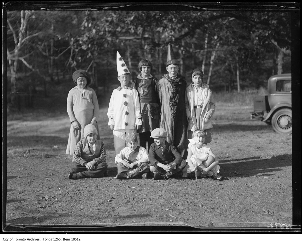 1929 - oct 28 - Victoria Park Forest School, Halloween party, group of nine