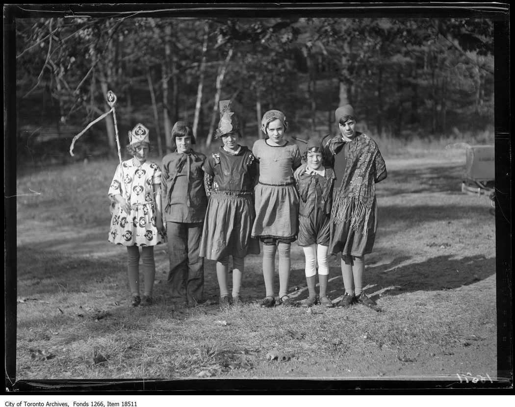 1929 - oct 28 - Victoria Park Forest School, Halloween party, group of six
