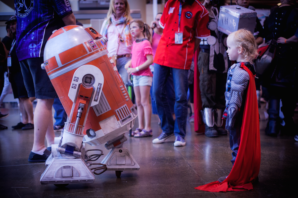 Droid meets baby Thor cosplay photographs