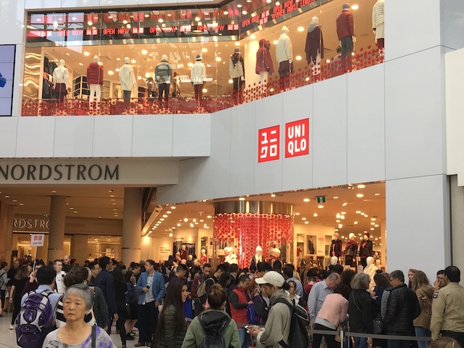 Uniqlo Toronto