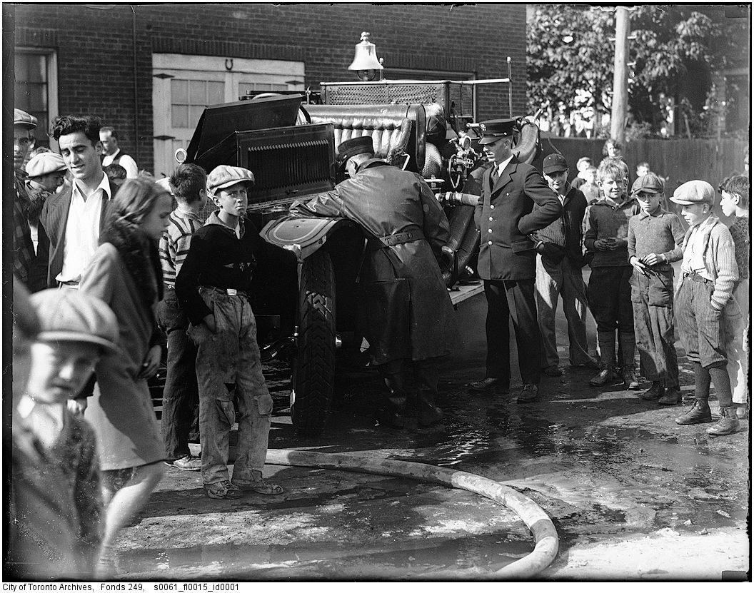 1931 - Pumper No. 12 at Don Rowing Club fire