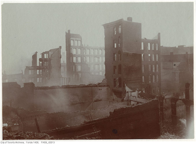 1904 - Aftermath of the 1904 fire: east side of Bay Street at Melinda