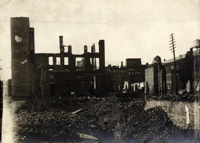 1904 - aftermath of fire, Front St. W., looking n. to Wellington St. W., e. of Bay St.