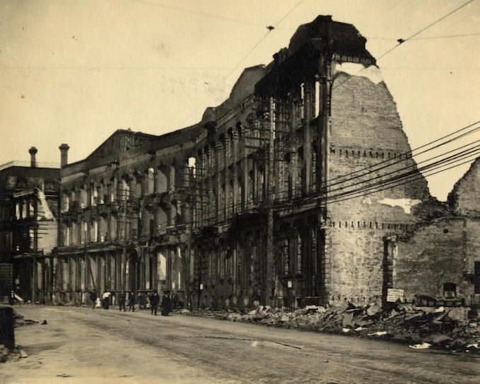 1904 - aftermath of fire, Front St. W., s. side, looking e. towards Yonge St