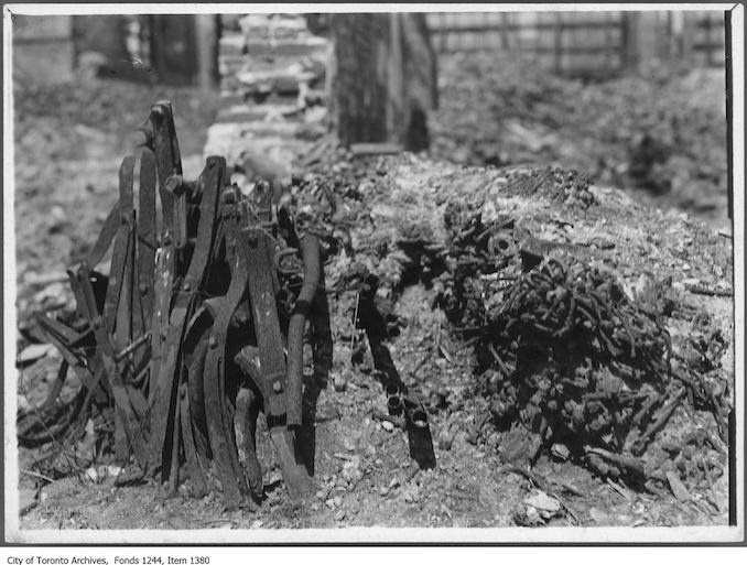 1907 - Ruins of fire of 1904, Front Street East.