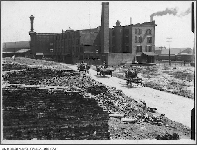 1908 - Customs examining warehouse and express office