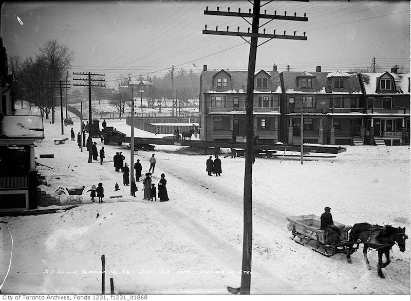 1914 - jan 23 - St. Clair Avenue - Wells Hill bridge, delivering steel