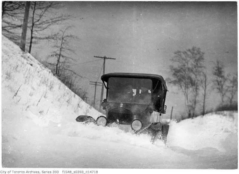 1917 - Car driving in snow