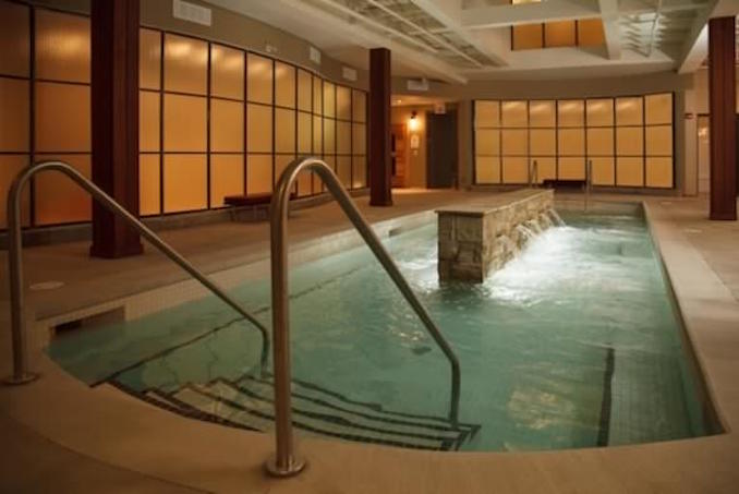 Body Blitz Spa Salt Pool