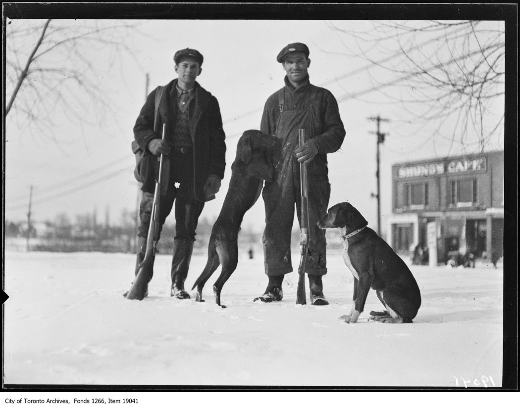 1930 - January 18 - Clarkson rabbit hunt, hunters with hounds