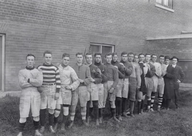 1915 - Young Men's Christian Association, Broadview Ave., Rugby team