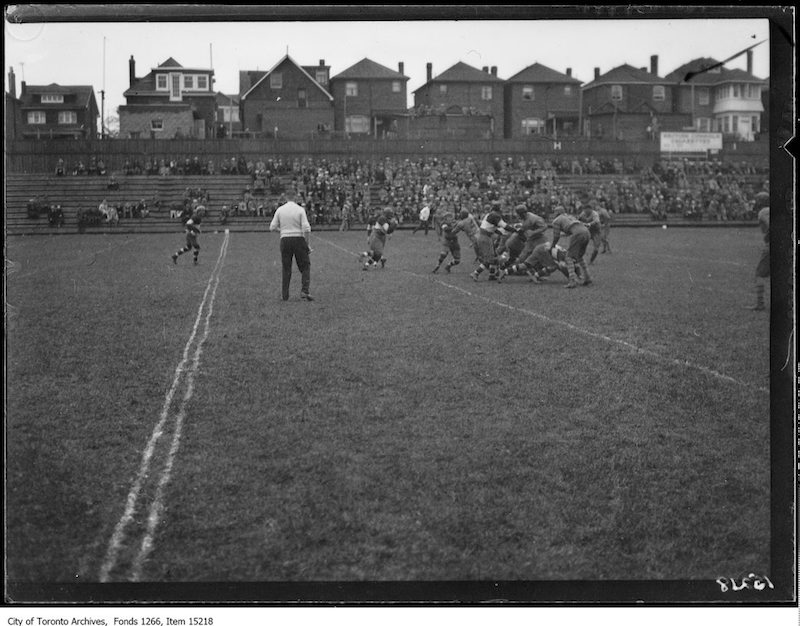 1928 - Balmy Beach, Camp Borden rugby, action copy