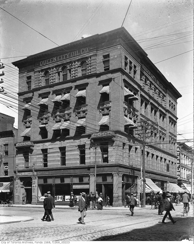 1900 - Lollar Building, Queen City Oil Co. north-west corner of Yonge Street and King Street